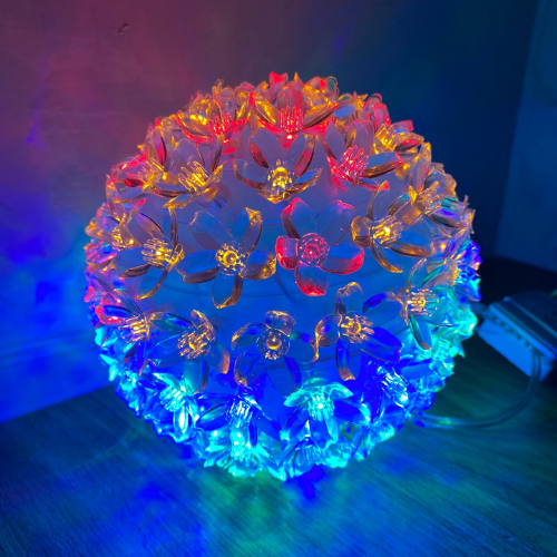 Globo Com 100 Lampadas Pisca Pisca Luz De Led Flor Tomada Tam. Médio Cor:Colorido